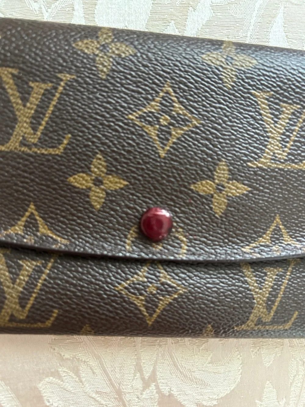 7014. ✨LUXURY✨ Louis Vuitton Emilie MonoWallet - Brown w/ Burgundy Snap. COA. - Picture 3 of 11